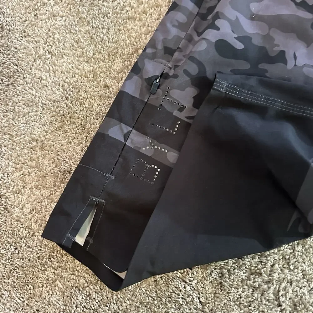 BYLT Premium Camo Coastal Boardshorts Mens XL Black Swim Shorts Stretch Trunk